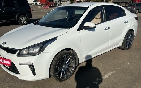 KIA Rio IV, 2017 год, 1 100 000 рублей, 2 фотография