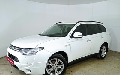 Mitsubishi Outlander III рестайлинг 3, 2014 год, 1 820 000 рублей, 1 фотография