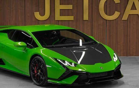 Lamborghini Huracán, 2024 год, 44 000 000 рублей, 7 фотография