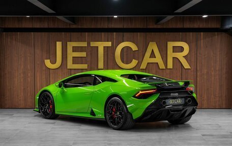 Lamborghini Huracán, 2024 год, 44 000 000 рублей, 16 фотография