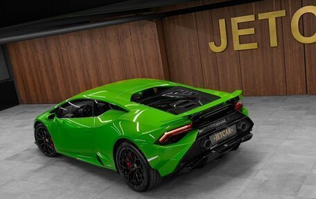 Lamborghini Huracán, 2024 год, 44 000 000 рублей, 17 фотография