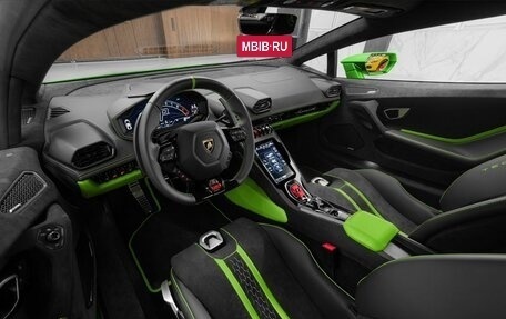 Lamborghini Huracán, 2024 год, 44 000 000 рублей, 24 фотография