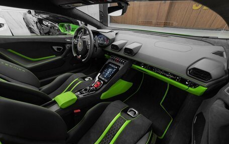 Lamborghini Huracán, 2024 год, 44 000 000 рублей, 31 фотография