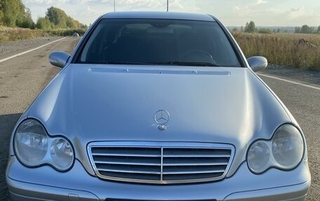 Mercedes-Benz C-Класс, 2006 год, 800 000 рублей, 2 фотография