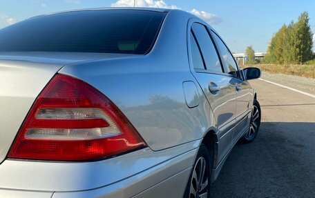 Mercedes-Benz C-Класс, 2006 год, 800 000 рублей, 5 фотография