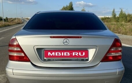 Mercedes-Benz C-Класс, 2006 год, 800 000 рублей, 4 фотография