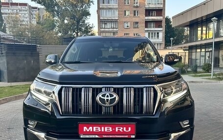 Toyota Land Cruiser Prado 150 рестайлинг 2, 2019 год, 5 450 000 рублей, 1 фотография