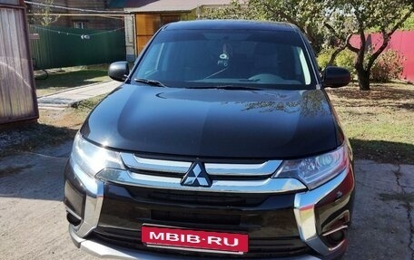 Mitsubishi Outlander III рестайлинг 3, 2015 год, 1 900 000 рублей, 7 фотография