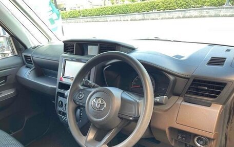 Toyota Roomy I, 2020 год, 900 000 рублей, 9 фотография