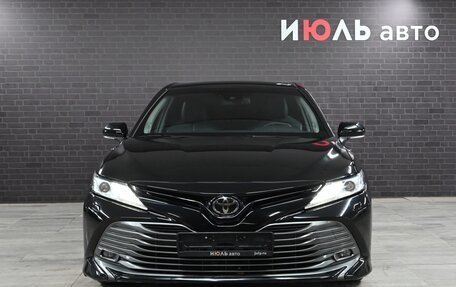 Toyota Camry, 2019 год, 3 450 000 рублей, 2 фотография