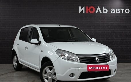 Renault Sandero I, 2011 год, 700 000 рублей, 3 фотография