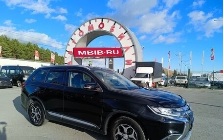 Mitsubishi Outlander III рестайлинг 3, 2018 год, 1 899 995 рублей, 1 фотография