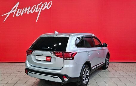 Mitsubishi Outlander III рестайлинг 3, 2020 год, 2 249 000 рублей, 5 фотография