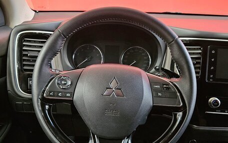 Mitsubishi Outlander III рестайлинг 3, 2020 год, 2 249 000 рублей, 12 фотография