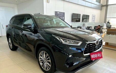 Toyota Highlander, 2023 год, 7 800 000 рублей, 3 фотография