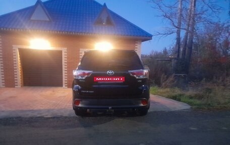 Toyota Highlander III, 2014 год, 3 280 000 рублей, 6 фотография