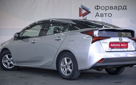 Toyota Prius IV XW50, 2019 год, 2 400 000 рублей, 25 фотография