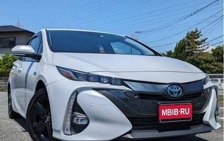 Toyota Prius IV XW50, 2021 год, 1 799 555 рублей, 2 фотография