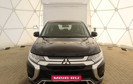 Mitsubishi Outlander III рестайлинг 3, 2020 год, 2 545 000 рублей, 8 фотография