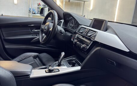 BMW 3 серия, 2018 год, 2 945 000 рублей, 13 фотография