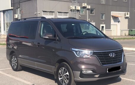 Hyundai Grand Starex Grand Starex I рестайлинг 2, 2020 год, 5 290 000 рублей, 1 фотография