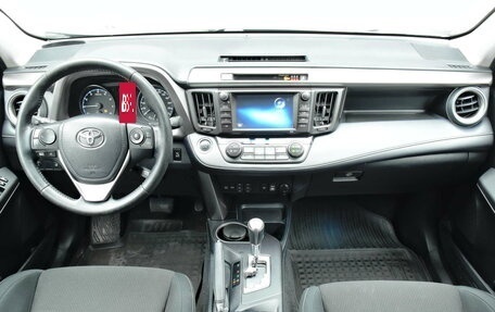 Toyota RAV4, 2018 год, 2 847 000 рублей, 8 фотография