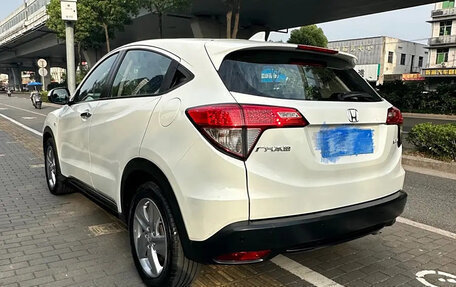 Honda Vezel, 2021 год, 1 570 000 рублей, 5 фотография