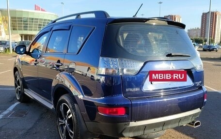 Mitsubishi Outlander III рестайлинг 3, 2011 год, 1 432 000 рублей, 2 фотография