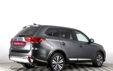 Mitsubishi Outlander III рестайлинг 3, 2019 год, 2 330 000 рублей, 8 фотография