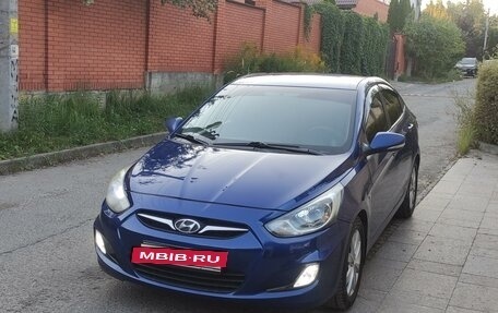 Hyundai Solaris II рестайлинг, 2012 год, 870 000 рублей, 4 фотография