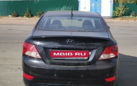 Hyundai Solaris II рестайлинг, 2011 год, 900 000 рублей, 2 фотография