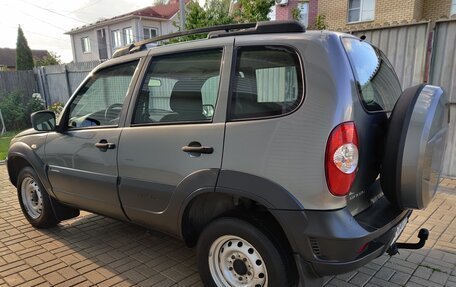 Chevrolet Niva I рестайлинг, 2018 год, 745 000 рублей, 1 фотография