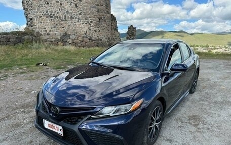 Toyota Camry, 2021 год, 2 850 000 рублей, 2 фотография