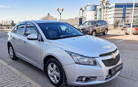 Chevrolet Cruze II, 2011 год, 708 000 рублей, 3 фотография