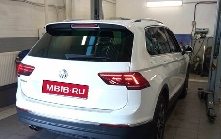 Volkswagen Tiguan II, 2018 год, 2 163 000 рублей, 3 фотография