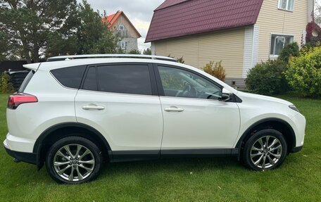 Toyota RAV4, 2017 год, 3 400 000 рублей, 6 фотография