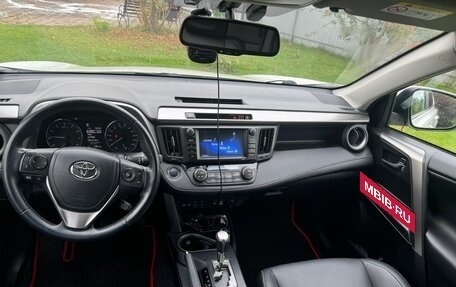 Toyota RAV4, 2017 год, 3 400 000 рублей, 7 фотография