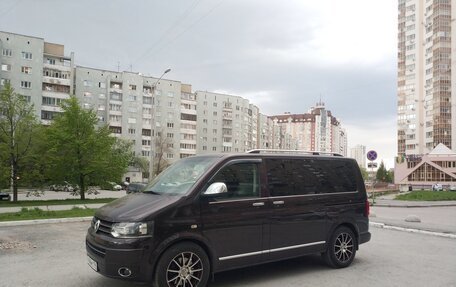 Volkswagen Multivan T5, 2011 год, 2 499 999 рублей, 4 фотография