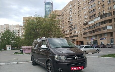 Volkswagen Multivan T5, 2011 год, 2 499 999 рублей, 12 фотография