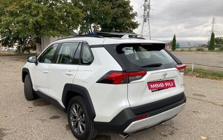 Toyota RAV4, 2024 год, 4 400 000 рублей, 5 фотография