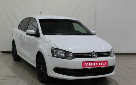 Volkswagen Polo VI (EU Market), 2014 год, 825 000 рублей, 3 фотография