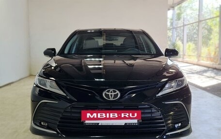 Toyota Camry, 2021 год, 3 590 000 рублей, 2 фотография