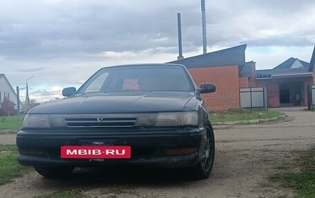 Toyota Vista, 1992 год, 300 000 рублей, 4 фотография