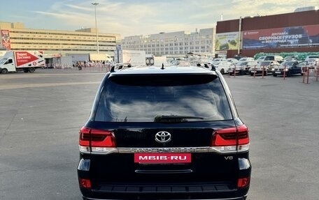 Toyota Land Cruiser 200, 2017 год, 7 950 000 рублей, 6 фотография