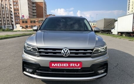 Volkswagen Tiguan II, 2018 год, 3 380 000 рублей, 2 фотография