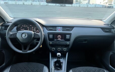 Skoda Octavia, 2015 год, 990 000 рублей, 10 фотография