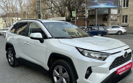 Toyota RAV4, 2020 год, 3 500 000 рублей, 3 фотография