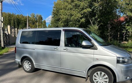 Volkswagen Multivan T5, 2011 год, 2 000 000 рублей, 2 фотография