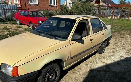 Opel Kadett E рестайлинг, 1987 год, 100 000 рублей, 3 фотография