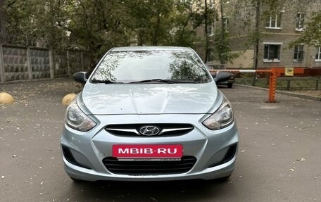 Hyundai Solaris II рестайлинг, 2011 год, 890 000 рублей, 2 фотография